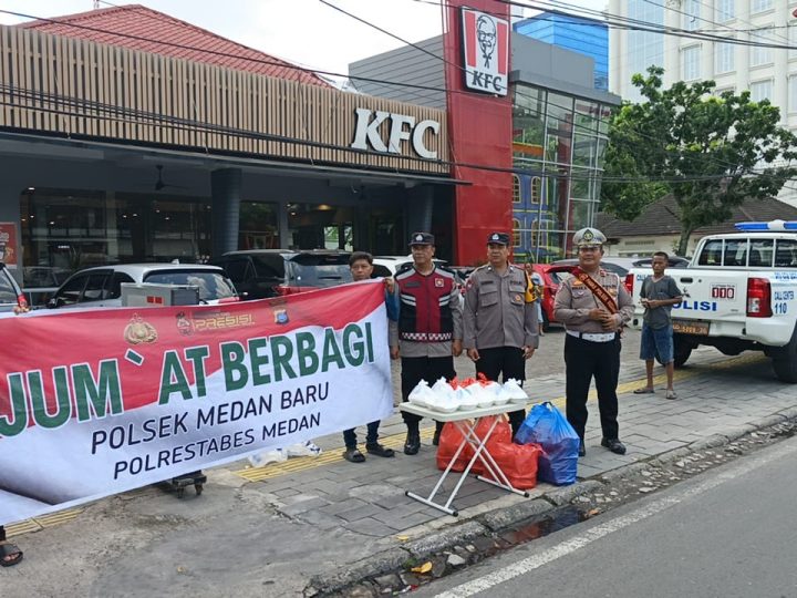 Polsek Medan Baru Bagikan 150 Nasi Bungkus, Wujud Kepedulian Polri di Jumat Berbagi
