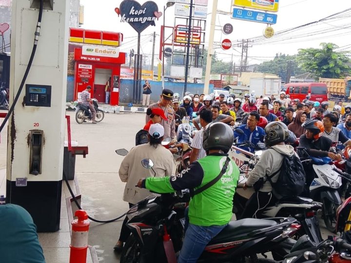 Antrean Pengisian BBM Mengular, Polresta Deli Serdang Lakukan Pengamanan dan Pengaturan Jalur di Setiap SPBU