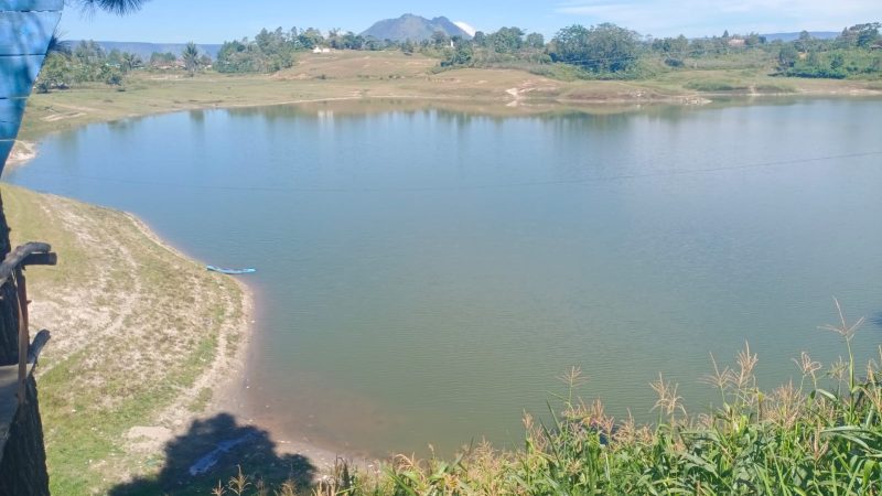 Obyek Wisata “Danau di Atas Danau” Sidihoni di Samosir Terancam Menyusut