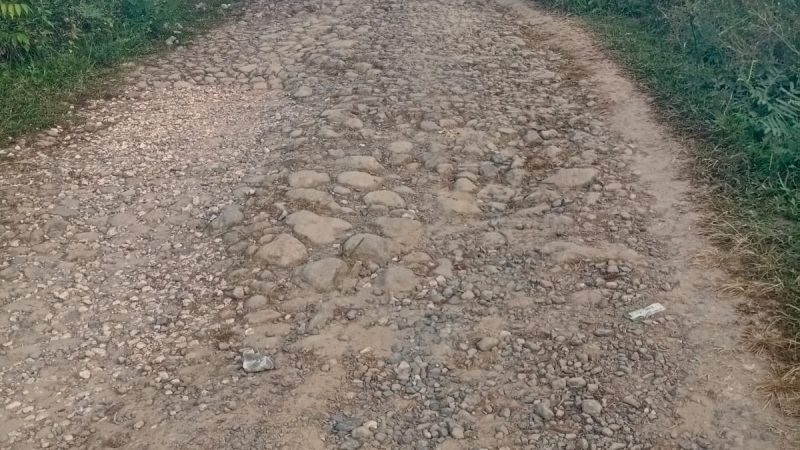 Jalan Kabupaten Sabungan Nihuta – Paraduan Rusak Parah, Warga Minta Pemkab Samosir Segera Perbaiki