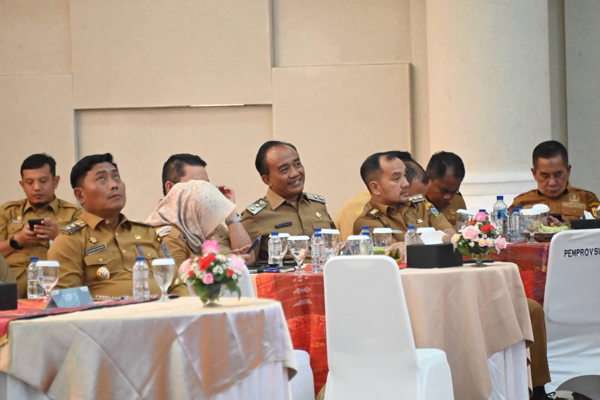 Pemkab Samosir Komitmen Optimalkan PAD, Wabup Ariston Hadiri Rakor di Medan