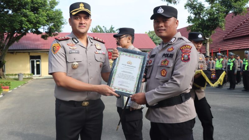Kapolres Binjai Berikan Penghargaan Dan Apresiasi Terhadap Personel Yang Berprestasi