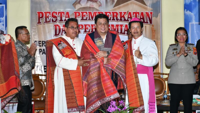 Bupati Samosir dan Uskup Agung Medan Resmikan Gereja Katolik Santo Paulus Saitnihuta