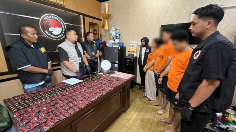 Polrestabes Medan Bongkar Jaringan Pod Getar Malaysia, 3 Pengedar Ditangkap 295 Vape Narkoba Disita