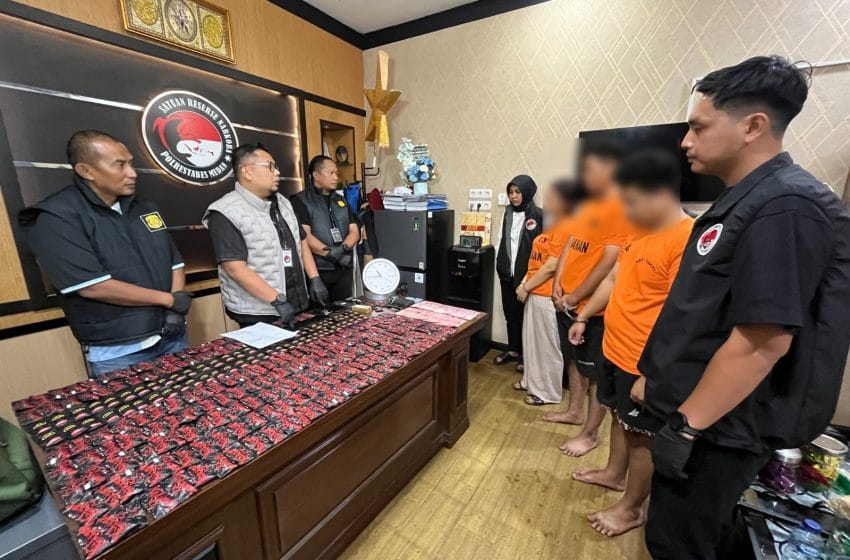 Polrestabes Medan Bongkar Jaringan Pod Getar Malaysia, 3 Pengedar Ditangkap 295 Vape Narkoba Disita