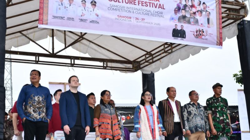 Ribuan Peserta Paduan Suara Internasional Ramaikan Toba Caldera Culture Festival di Pangururan