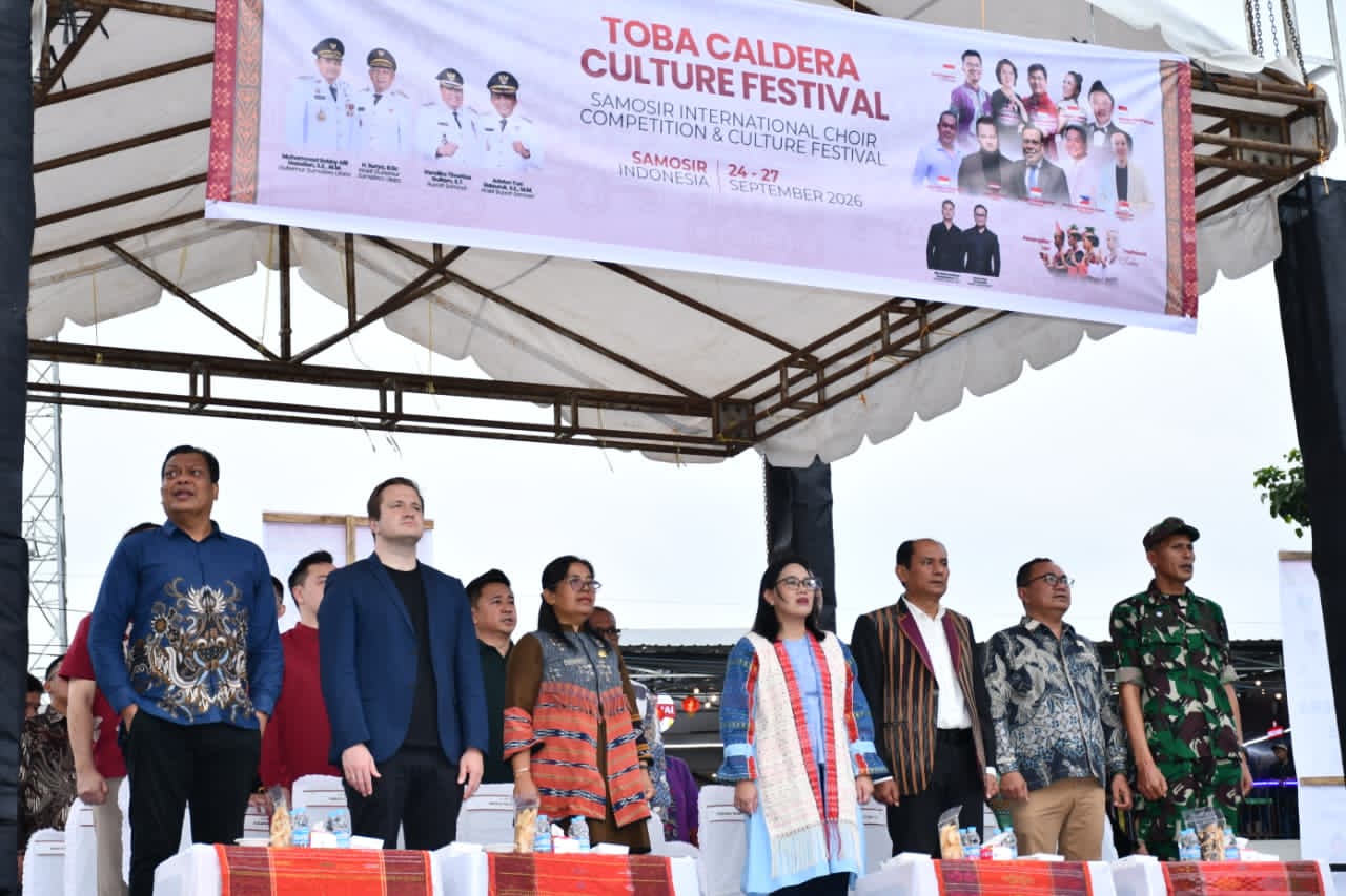 Ribuan Peserta Paduan Suara Internasional Ramaikan Toba Caldera Culture Festival di Pangururan