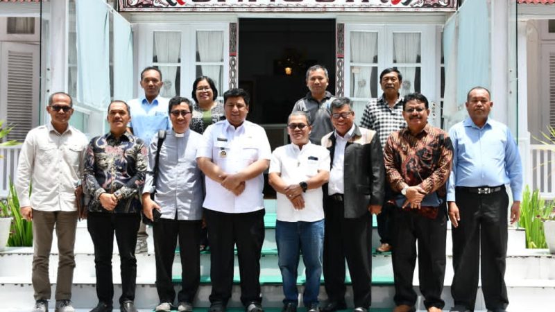 Dukung Pendidikan Unggul, Bupati Vandiko Siap Kawal Pendirian SMA Plus Berasrama Katolik Santo Mikael di Samosir