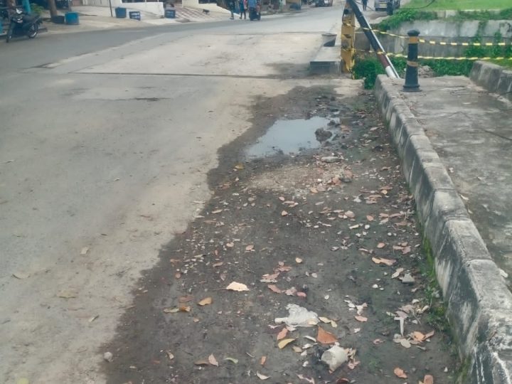 WFC Pangururan Destinasi Andalan Samosir Terlihat Kumuh Berlumpur, Warga: Jalan Putri Lopian Memprihatinkan