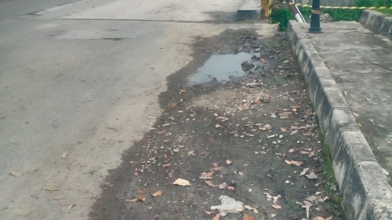 WFC Pangururan Destinasi Andalan Samosir Terlihat Kumuh Berlumpur, Warga: Jalan Putri Lopian Memprihatinkan