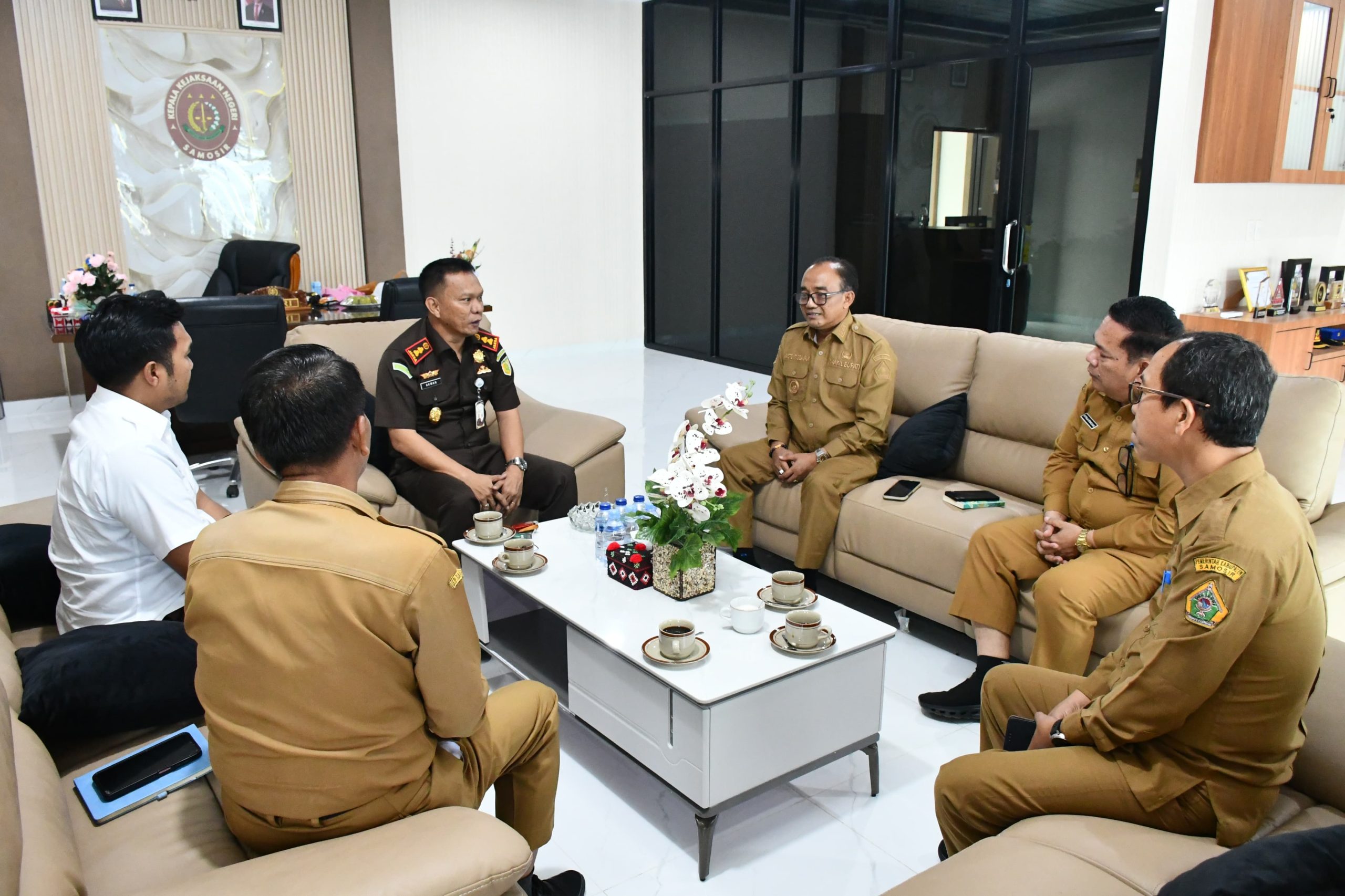 Kawal PAD dan Proyek Strategis, Wabup Ariston Perkuat Kolaborasi Dengan Kejari Samosir