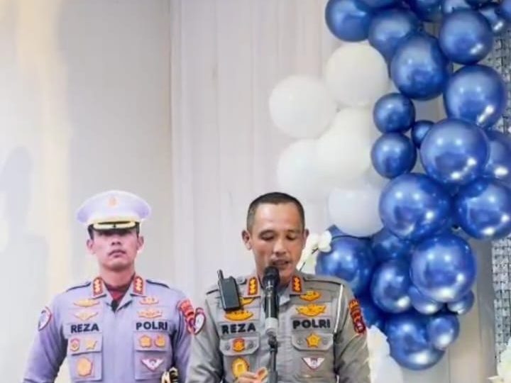 Dir Lantas Polda Sumbar Terima Ucapan Selamat Ulang Tahun Dari Para Personil